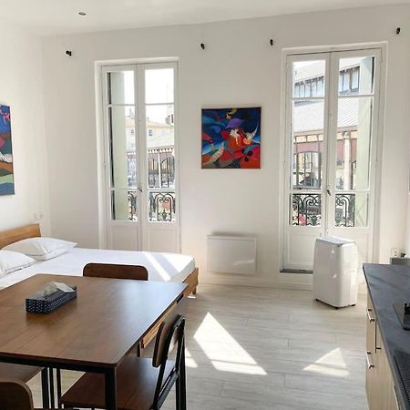 Vue Sur La Place Des Halles, Art Apparts Béziers Zewnętrze zdjęcie