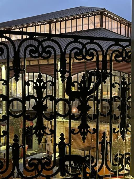 Vue Sur La Place Des Halles, Art Apparts Béziers Zewnętrze zdjęcie