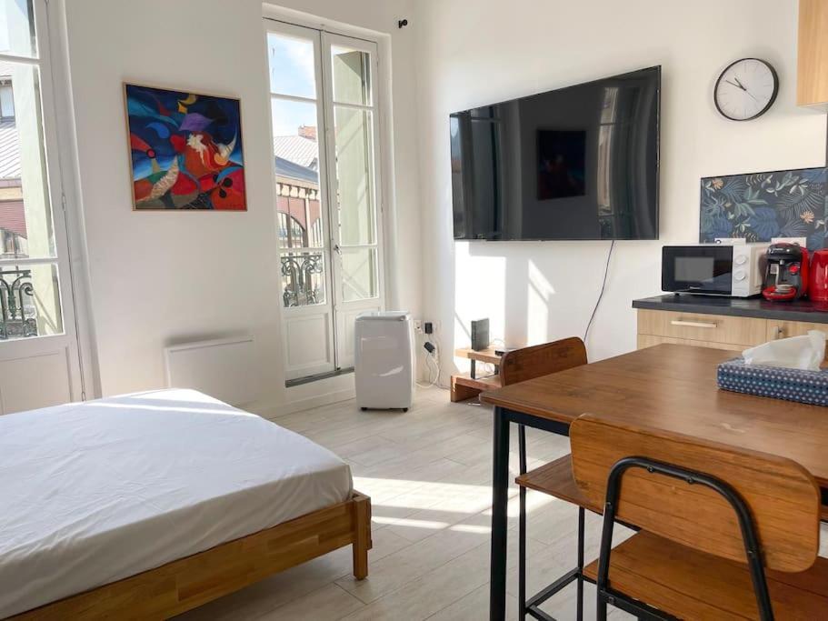 Vue Sur La Place Des Halles, Art Apparts Béziers Zewnętrze zdjęcie